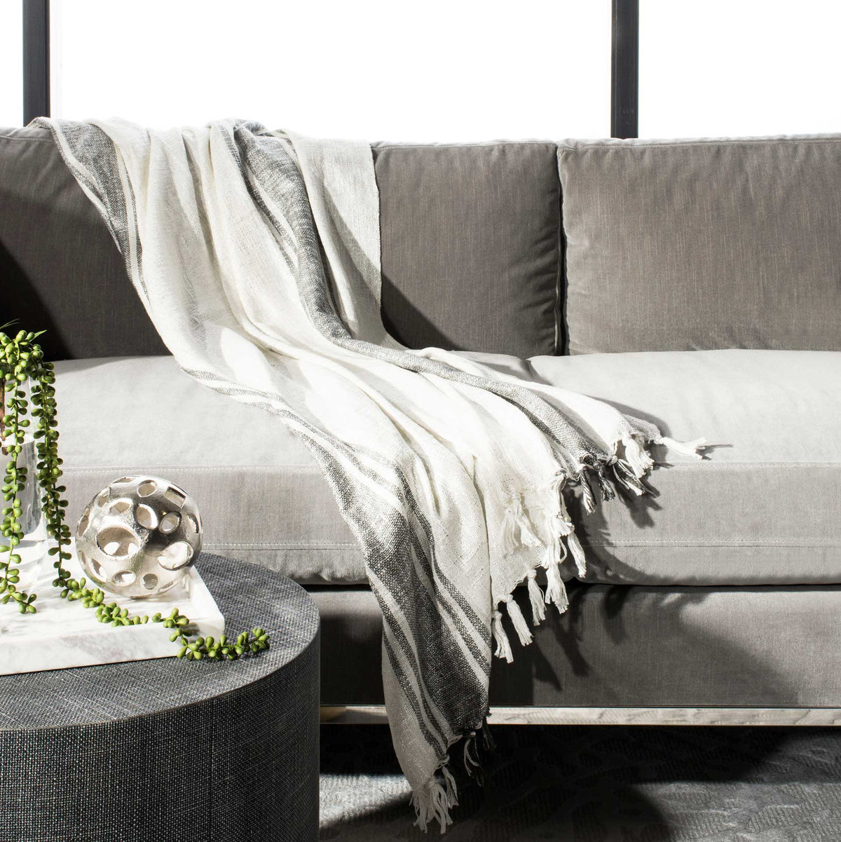 Alice Metallic Throw White/Gray/Silver